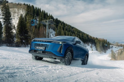Exeed RX PHEV испытали в горах Алматы на льду и глубоком снегу